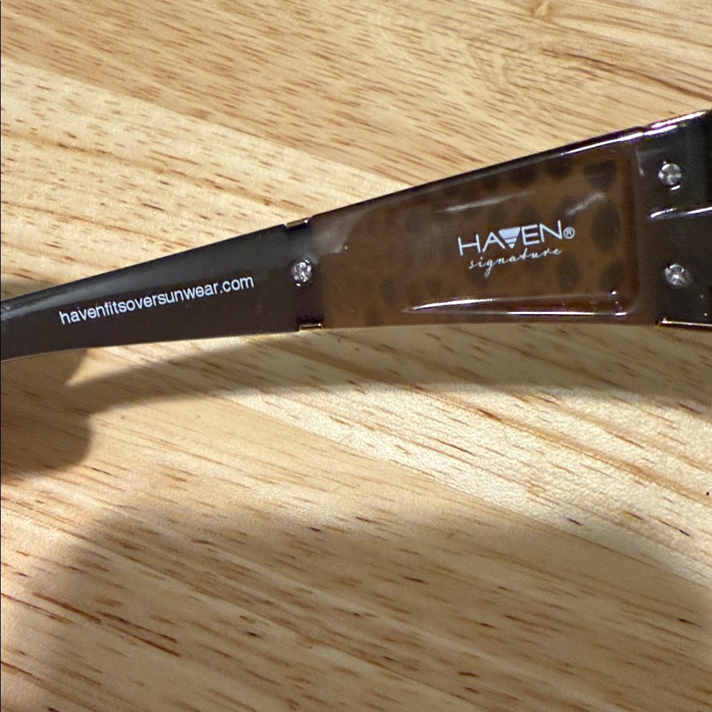 Haven Women's Sunglasses Freesia in Croc and Chocolate polarized amber lenses - Picture 4 of 6